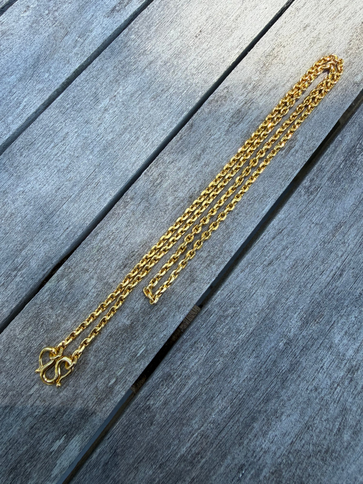 37.6g | 23.5" | 2.3mm Anchor Chain | 24k