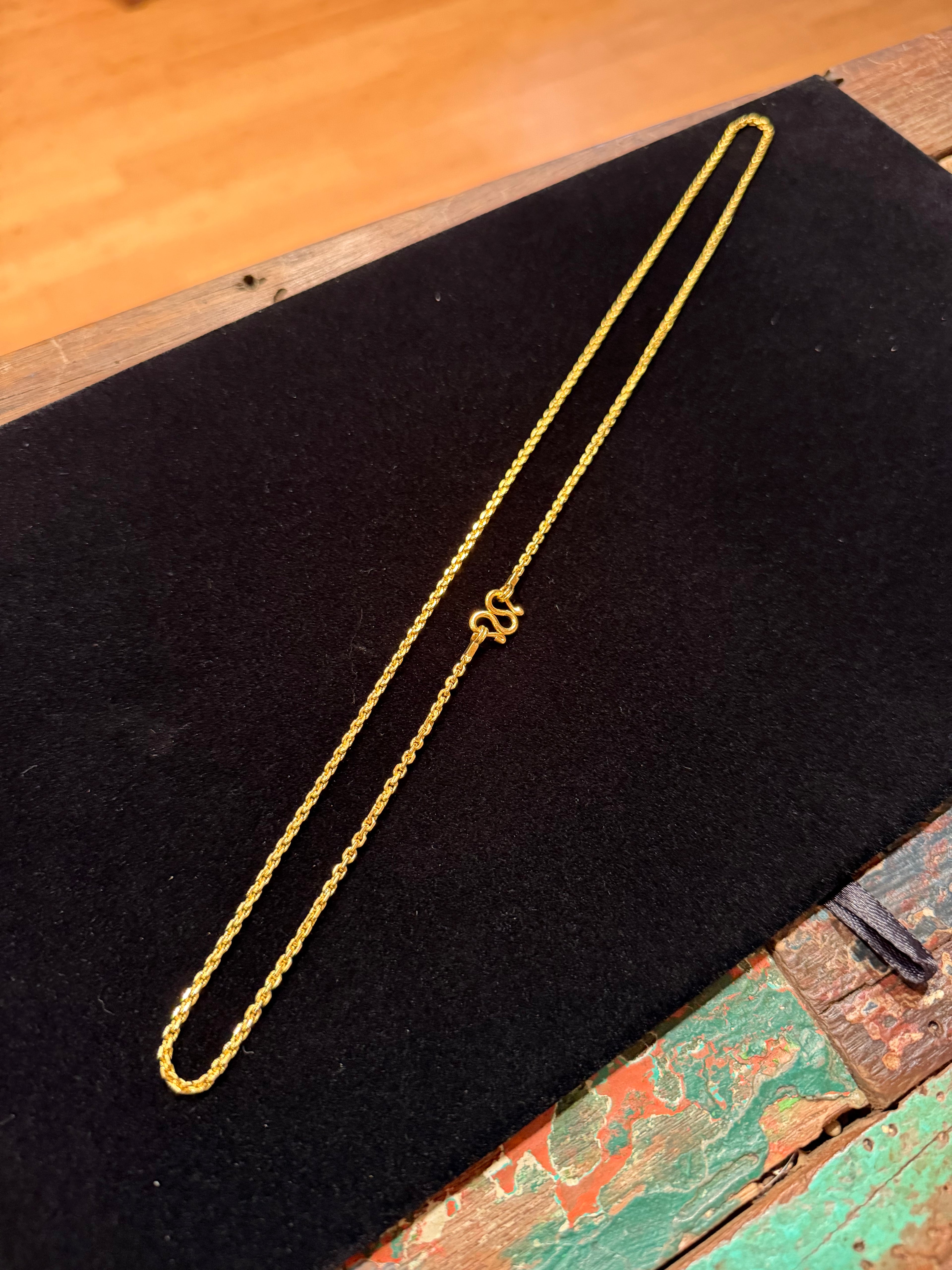 23.8g | 2mm | 24” | 24k Anchor Chain
